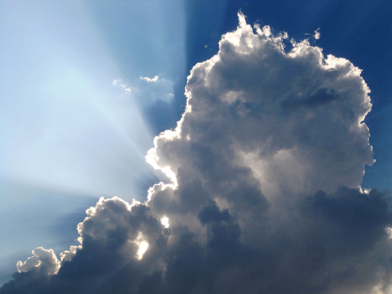 cloud, sun, rays-187596.jpg